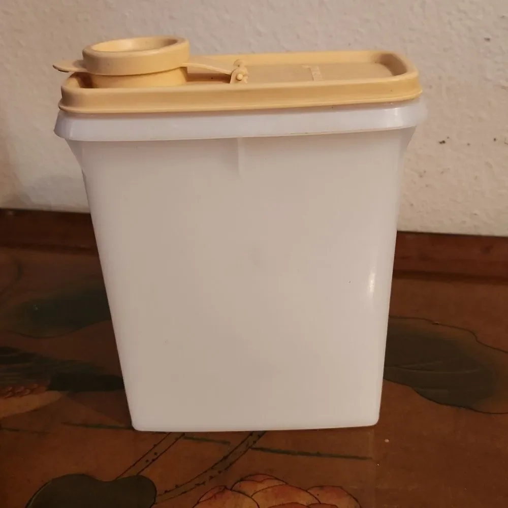 Tupperware Pour & Store Container 509-11 499-12